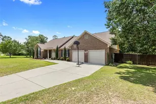 726 Foxcroft Dr, Fayetteville, NC 28311 - Photo 1