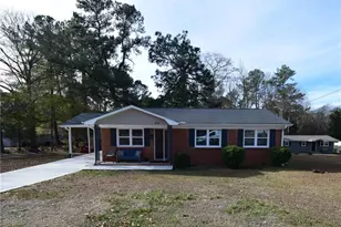815 McNeil St, Spring Lake, NC 28390 - Photo 1