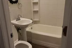 902 E 13th St, Lumberton, NC 28358 - Photo 5