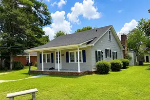 405 W 21 Street W, Lumberton, NC 28358 - Photo 1