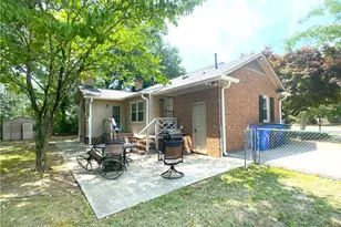 2721 Mirror Lake Dr, Fayetteville, NC 28303 - Photo 21