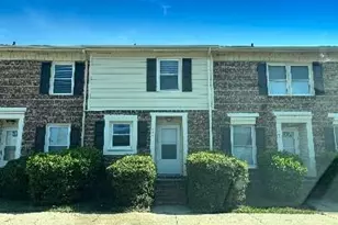 422 Kirkcaldy Ct, Fayetteville, NC 28314 - Photo 1