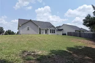 735 Fairfield Cir, Raeford, NC 28376 - Photo 29