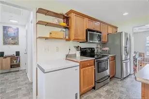 1906 Sunshine Ct, Hope Mills, NC 28348 - Photo 17