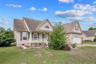 1906 Sunshine Ct, Hope Mills, NC 28348 - Photo 3
