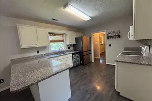 5870 McDonald Rd, Parkton, NC 28371 - Photo 7