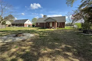 5870 McDonald Rd, Parkton, NC 28371 - Photo 25