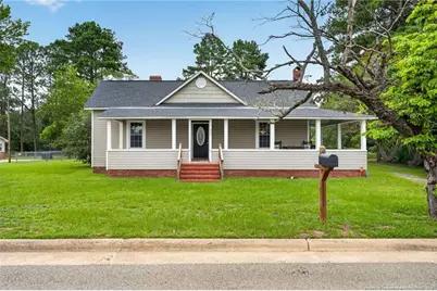 423 E Edinborough Avenue, Raeford, NC 28376 - Photo 1