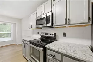 5923 Lively Ct, Fayetteville, NC 28306 - Photo 3