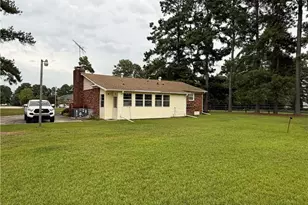 672 E Palmer Rd, Raeford, NC 28376 - Photo 3
