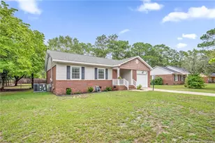 5870 Hunting Ridge Rd, Hope Mills, NC 28348 - Photo 3