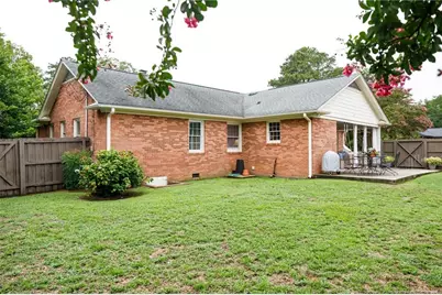 2630 Mirror Lake Drive, Fayetteville, NC 28303 - Photo 31