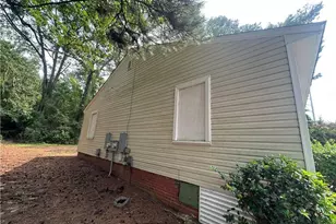 219 Colonial Dr, Fayetteville, NC 28301 - Photo 3