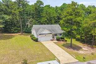 235 Cobblestone Dr, Spring Lake, NC 28390 - Photo 3