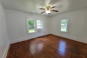 519 Edwards St, Fayetteville, NC 28301 - Photo 9