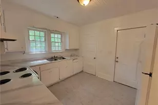 519 Edwards St, Fayetteville, NC 28301 - Photo 5