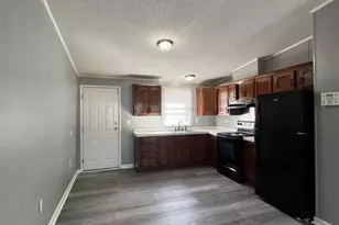 150 Oak St, Fayetteville, NC 28306 - Photo 1