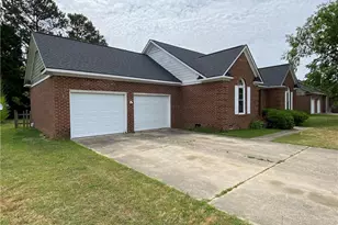 1175 Helmsley Dr, Fayetteville, NC 28314 - Photo 5