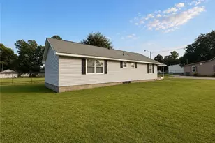 409 Franklin Ave, Lumberton, NC 28358 - Photo 17