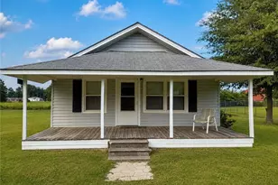 409 Franklin Ave, Lumberton, NC 28358 - Photo 1