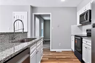 1582 Hazelcrest Dr, Fayetteville, NC 28304 - Photo 9