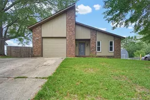 6941 Melbourne Dr, Fayetteville, NC 28314 - Photo 1