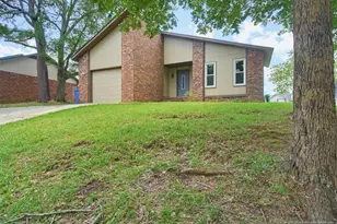 6941 Melbourne Dr, Fayetteville, NC 28314 - Photo 3