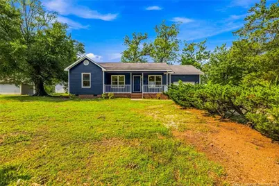 302 W 6th Avenue, Raeford, NC 28376 - Photo 1