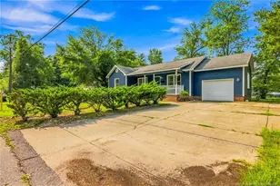 302 W 6th Ave, Raeford, NC 28376 - Photo 3