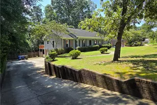 724 Galloway Dr, Fayetteville, NC 28303 - Photo 3