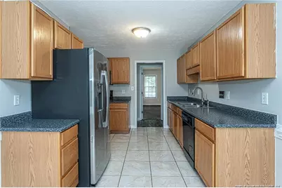 402 Roundtrtee Drive, Fayetteville, NC 28303 - Photo 15