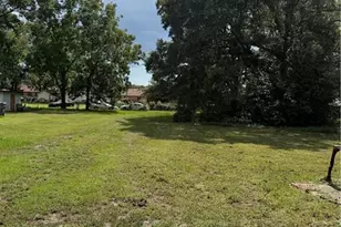 9 Bryant St, Lumberton, NC 28358 - Photo 1
