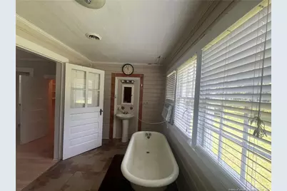 307 E Mitchell Street E, Fairmont, NC 28340 - Photo 9
