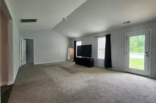 246 Calhoun St, Raeford, NC 28376 - Photo 5