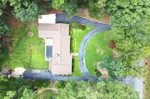 607 Pineknoll Dr, Sanford, NC 27330 - Photo 9