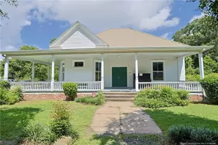 307 McCaskill Ave, Maxton, NC 28364 - Photo 1