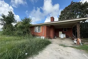 182 Pecan Rd, Fairmont, NC 28340 - Photo 1