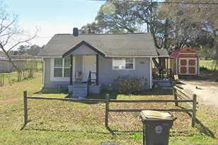 507 5th St, Pembroke, NC 28372 - Photo 1