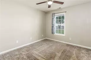300 Pageant Ct, Hope Mills, NC 28348 - Photo 13