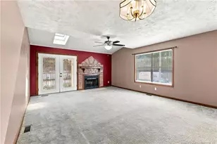 1361 N Forest Dr, Fayetteville, NC 28303 - Photo 13