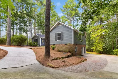 16401 Lakeshore Drive, Wagram, NC 28396 - Photo 9