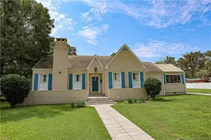 207 W 18th St, Lumberton, NC 28358 - Photo 1