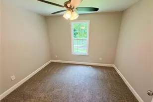 209 Robinson St, Rockingham, NC 28379 - Photo 13