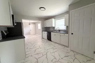 909 Sandalwood Dr, Fayetteville, NC 28304 - Photo 7