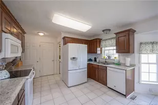 424 Cedar Lake Ln, Clinton, NC 28328 - Photo 7