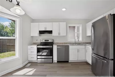 6874 Kingsgate Drive, Fayetteville, NC 28314 - Photo 5