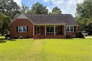 516 E 2nd Ave, Red Springs, NC 28377 - Photo 1