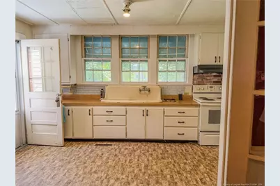 602 E Gertrude Street, Fairmont, NC 28340 - Photo 5