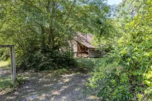 602 E Gertrude St, Fairmont, NC 28340 - Photo 3