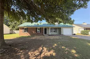 401 Northwoods Dr, Raeford, NC 28376 - Photo 1